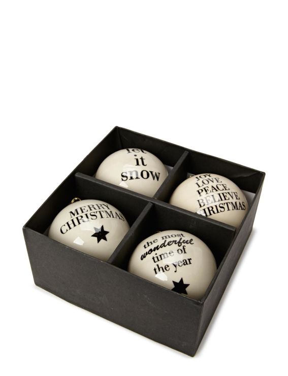 day9002211004_whitewblackde