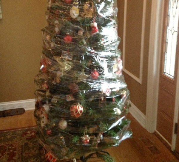 glad-wrap-xmas-tree