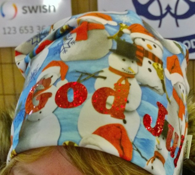 Flera olika producenter av egensydda mössor till både barn och vuxna, God Jul-mössan med snögubbemotiv hade jag gärna haft!